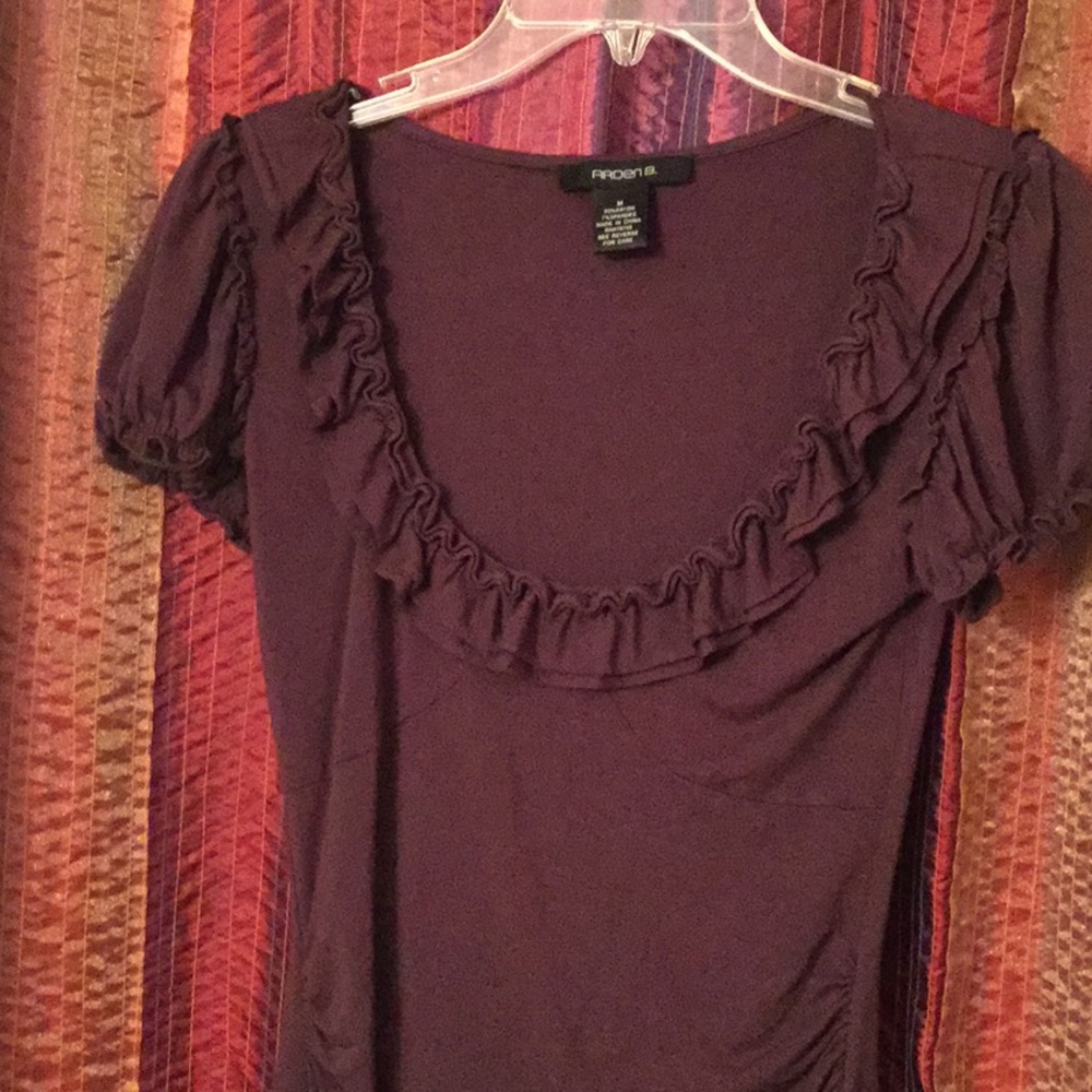 Arden B Size M Low scoop neck